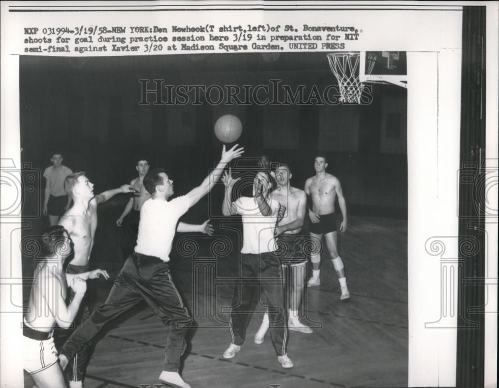 1958 Press Photo Don Newhook of St. Bonaventure Shoots During Practice at NIT - Historic Images