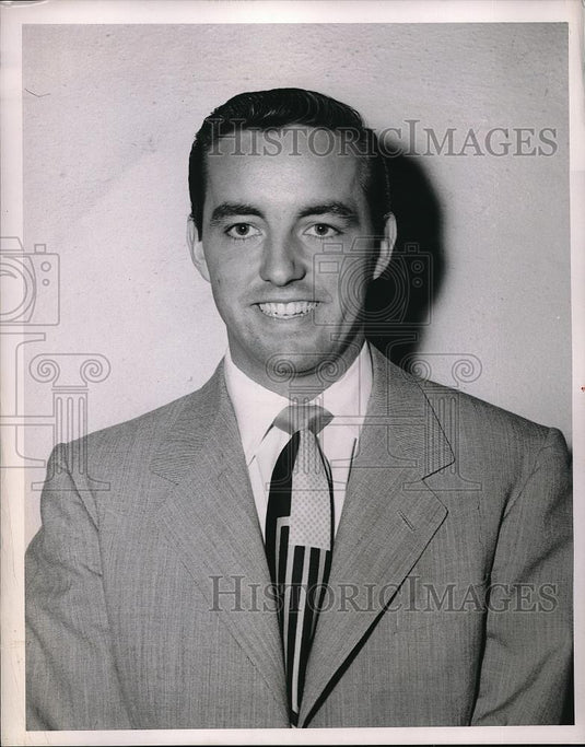 Press Photo Norman Walt - neb32779 - Historic Images