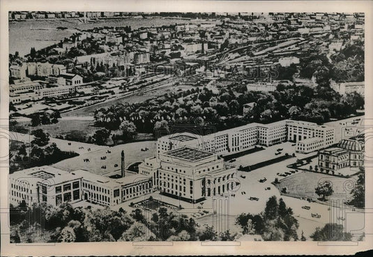 1940 Press Photo Geneva Switzerland with League of Nations Palace bombs reported - Historic Images