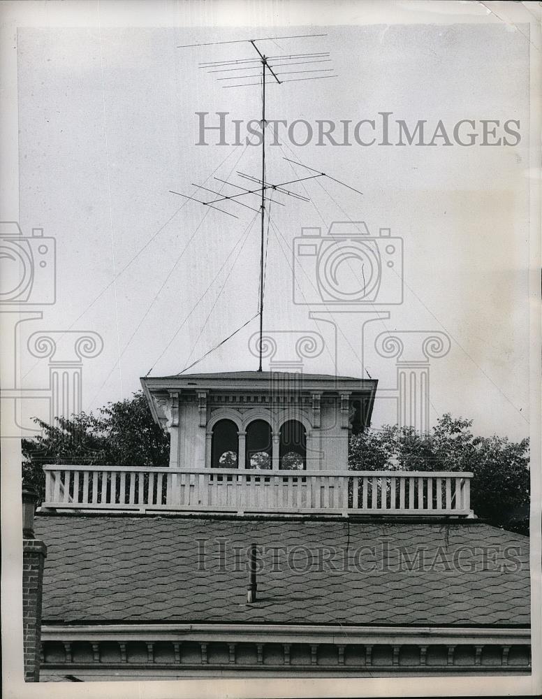 1959 Press Photo Charlottetown Home with &quot;Widow&#39;s Walk&quot; Rooftop and TV Aerials - Historic Images