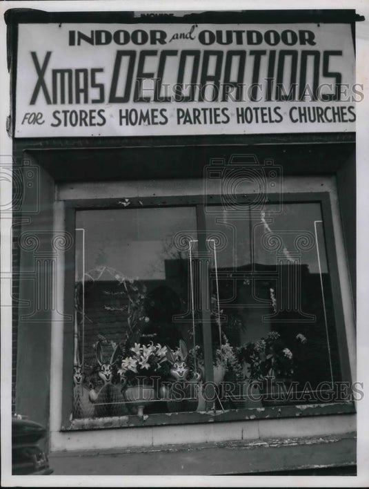 1960 Press Photo Xmas decoration sign at a Cleveland, Ohiio business - Historic Images