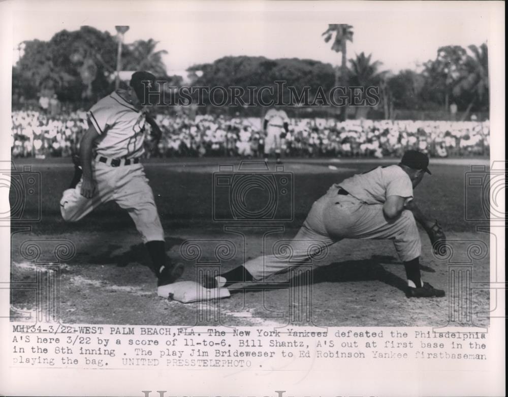 1954 Press Photo New York Yankees &amp; Philadelphia A&#39;s game with Bill Shantz, Jim - Historic Images