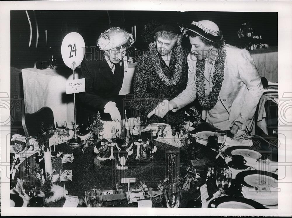 1950 Press Photo Womens National Democratic Club Mrs Harry S Truman wife of Pres - Historic Images