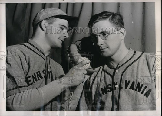 1939 Press Photo Frank Reagan & Payson Brickley Work Out Signals - Historic Images