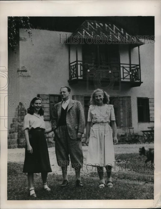 1948 Press Photo Italian Premier Alcide De Gasperi on vacation at Alpine Retreat - Historic Images