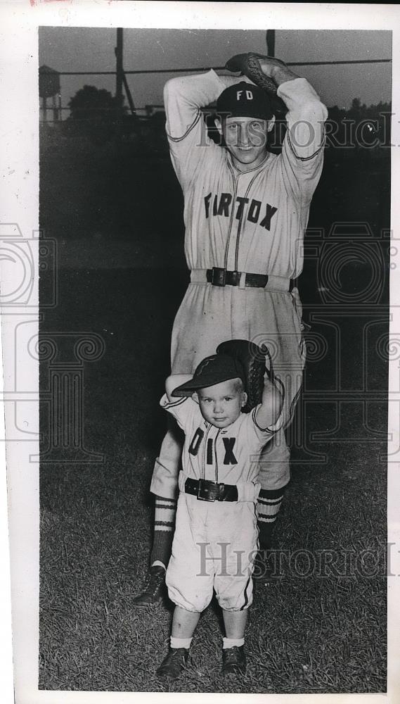 1946 Press Photo Frank Dierick, son, Frankie, Fort Dix - neb30666 - Historic Images