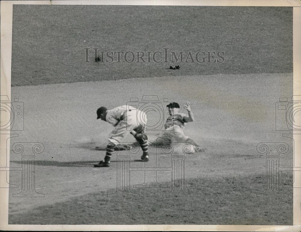 1936 Press Photo Brooklyn Dodgers Joe Stripp Sliding Safely Into Second Base - Historic Images
