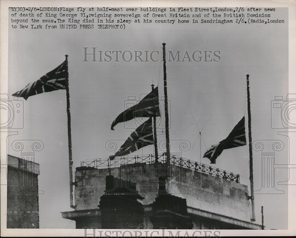 1952 Press Photo Flags On Fleet Street In London At Half Staff - Historic Images