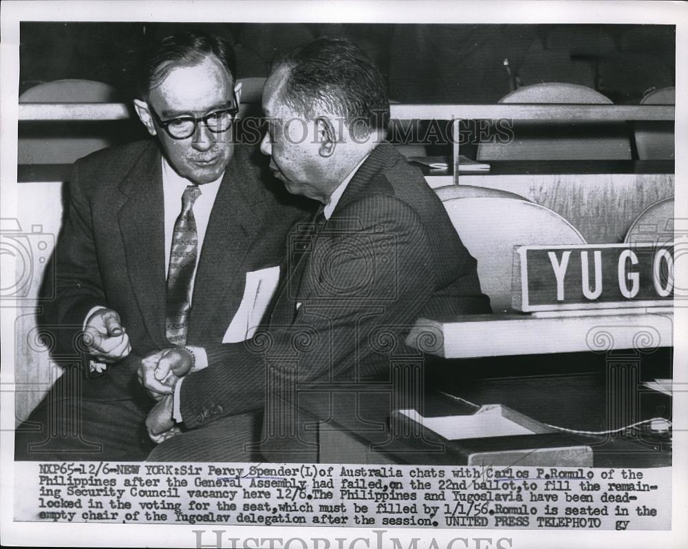 1955 Press Photo Sir Percy Spender of Australia chats with Philippines&#39; Carlos P - Historic Images