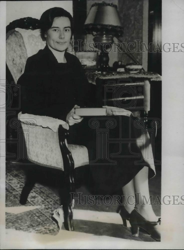 1934 Press Photo Mrs Alfred M. Landon, wife of Kansas Governor in Topeka - Historic Images