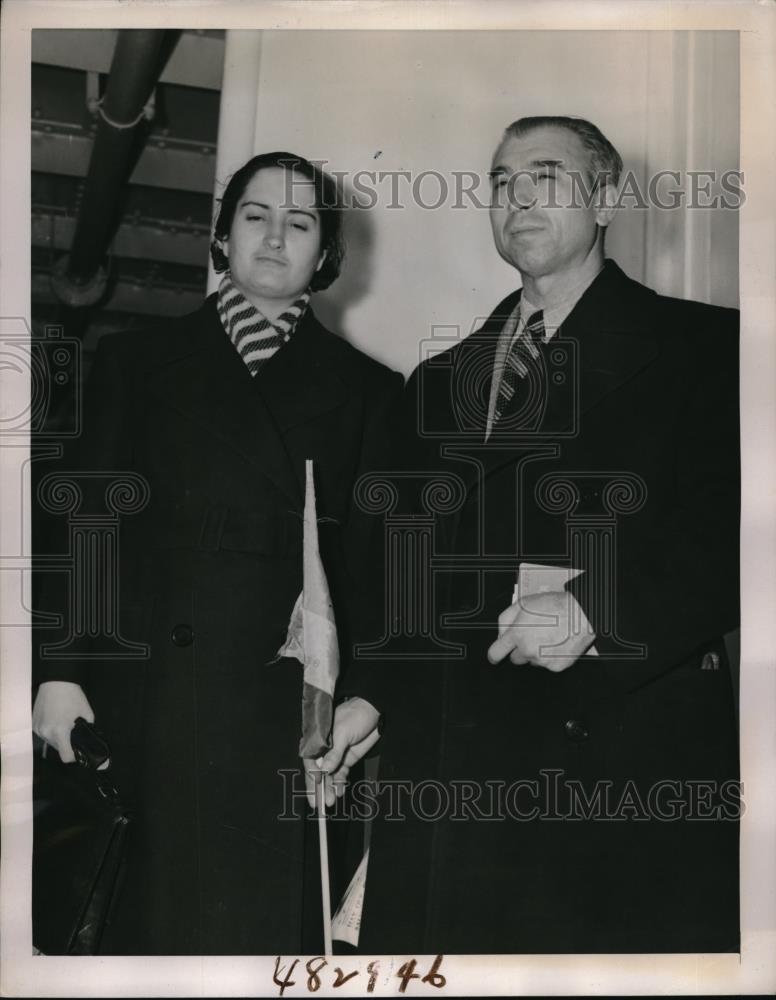 1939 Press Photo Spanish Mayor Domingo Torres &amp; wife visit NYC - Historic Images
