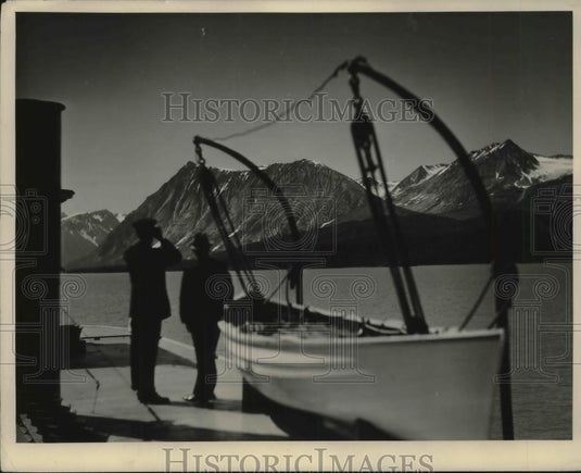 1936 Press Photo Men on a ship on an Alaskan tour in the Inside passage - Historic Images