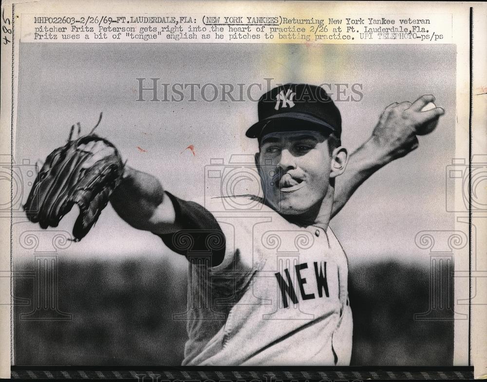 1969 Press Photo Returning New York veteran pitcher Fritz Peterson at practice - Historic Images