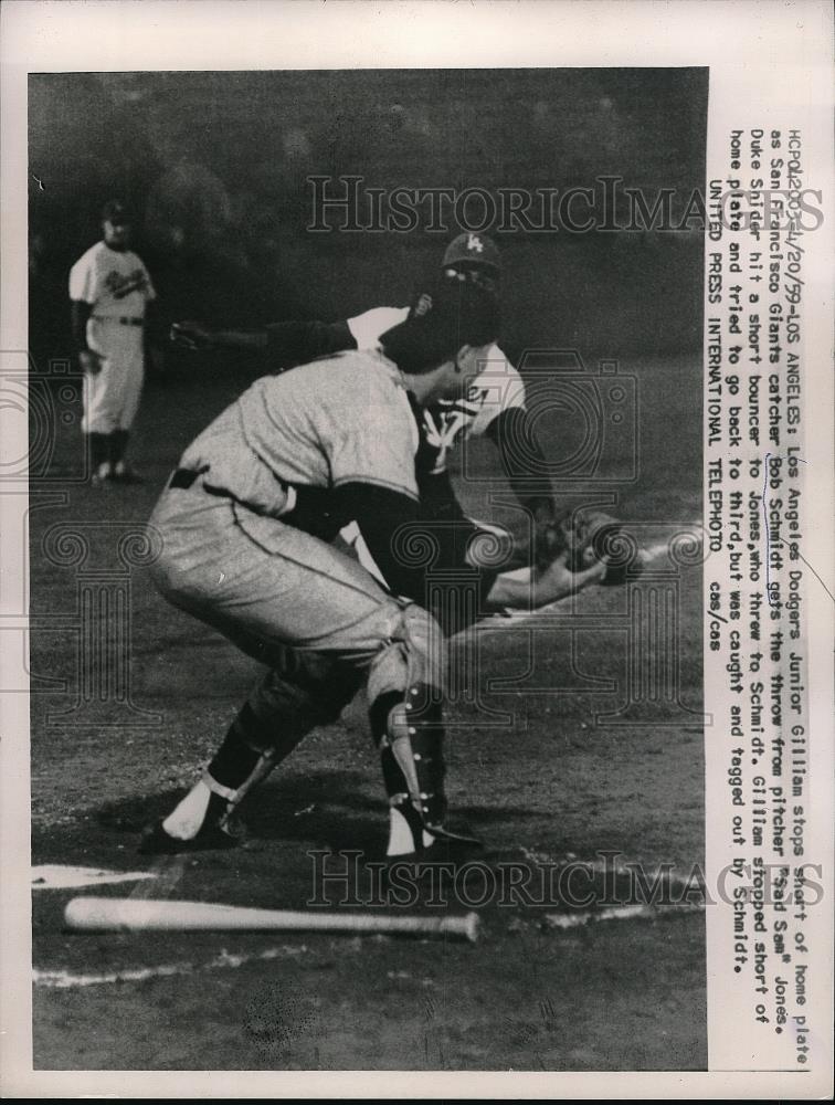 1959 Press Photo LA Dodger Jr Gilliam vs SF Giants Bob Schmidt - Historic Images