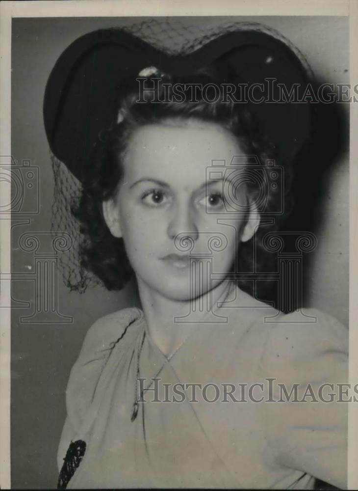 1941 Press Photo Mrs Mary Agnes Cannata Divorcing Ice Skate Champion Husband - Historic Images