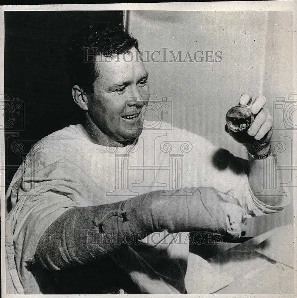 1947 Press Photo NY Yankee pitcher, Spurgeon &quot;Spud&quot;Chandler - Historic Images