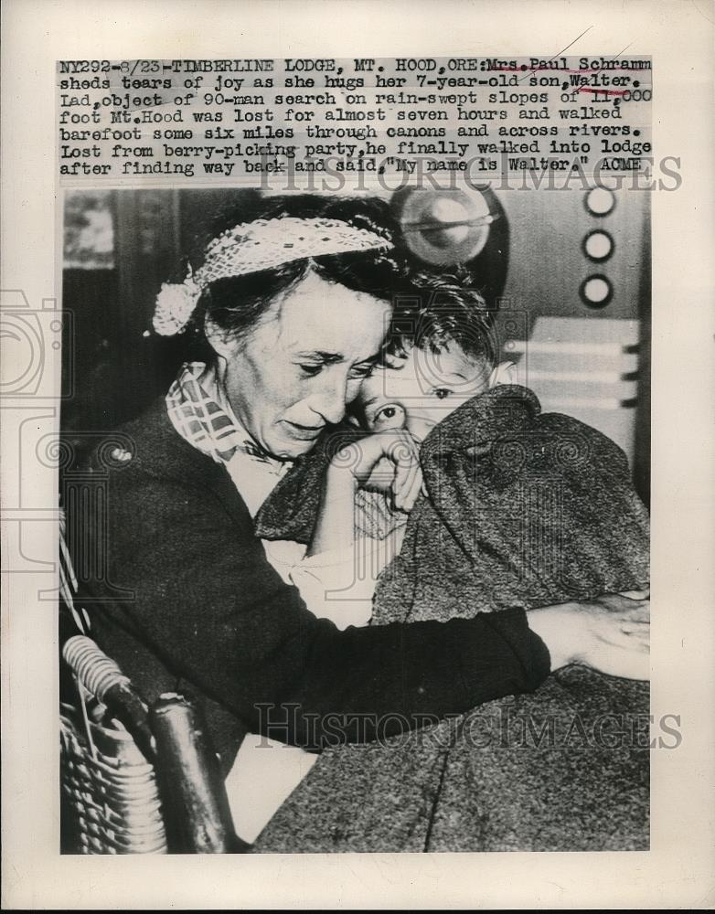 1948 Press Photo Mrs. Paul Schramm, and son Walter - Historic Images