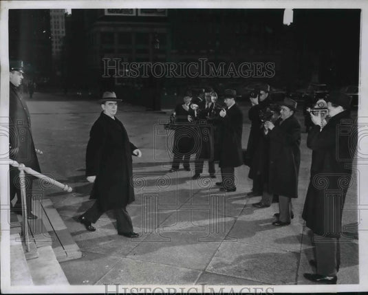 1946 Press Photo NYC, Mayor William O'Dwyer at City Hall - Historic Images