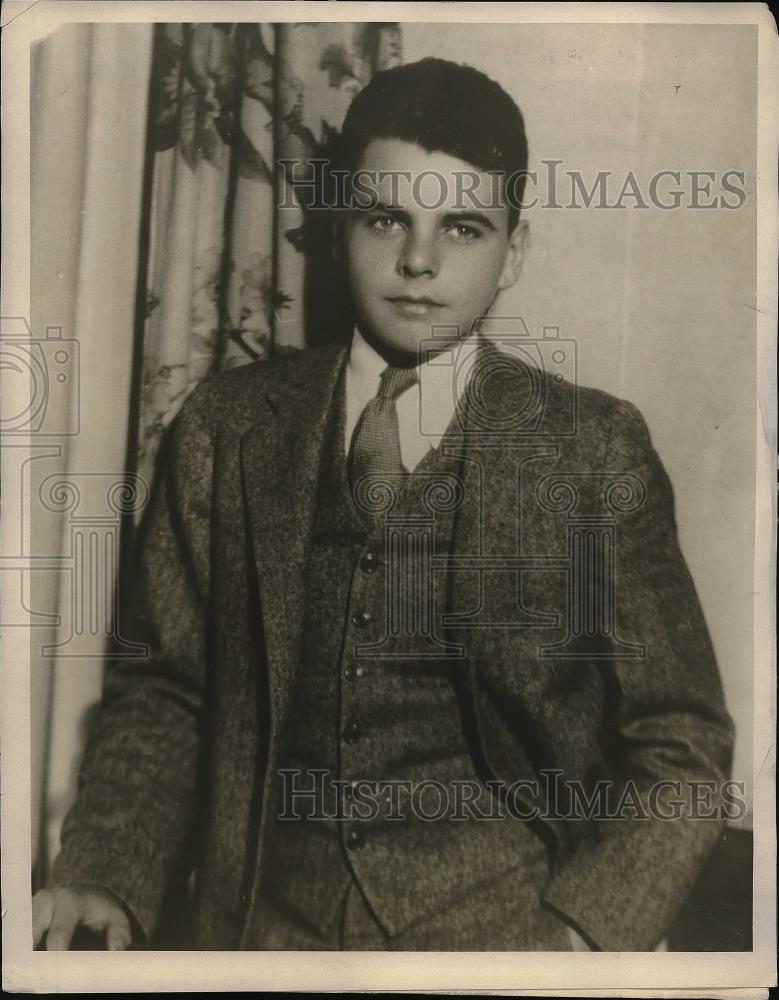 1930 Press Photo Socialite Bill Heneage posing for photo - Historic Images