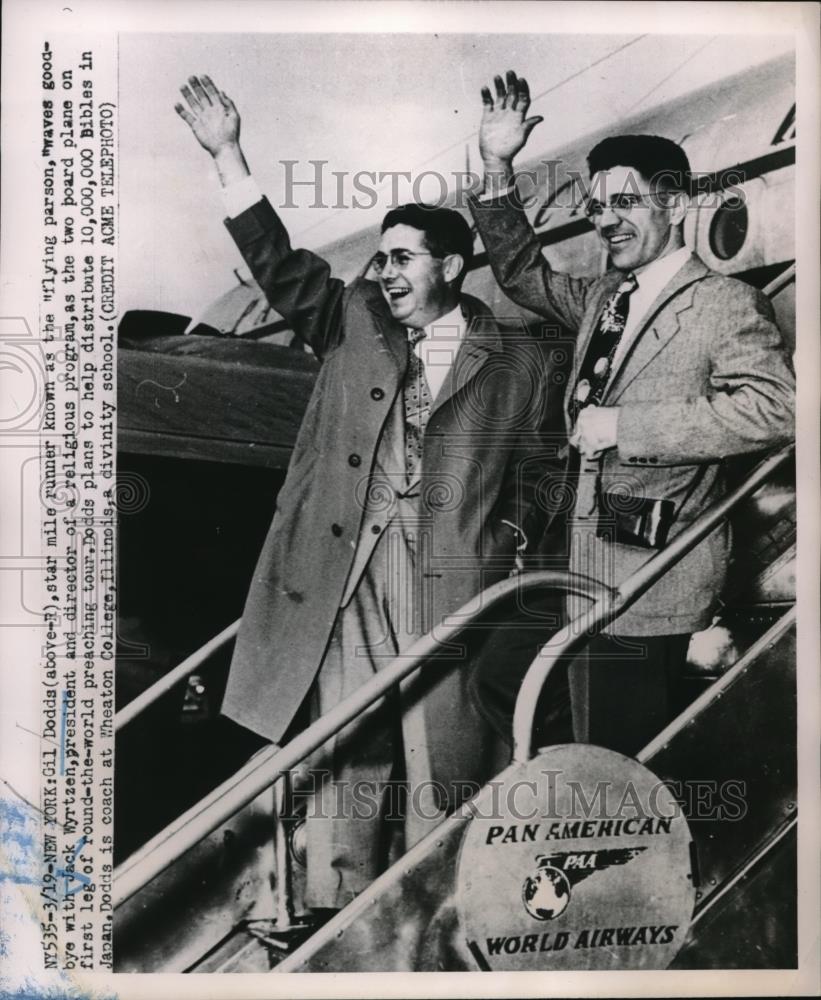 1951 Press Photo Gil Dodds, star mile runner, &quot;the flying person&quot; with Jack - Historic Images