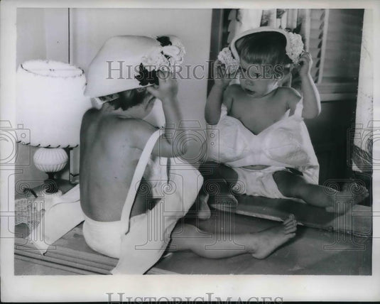 1959 Press Photo Patricia Holley Dresses Up in Mom's Clothes in Palm Beach, FL - Historic Images