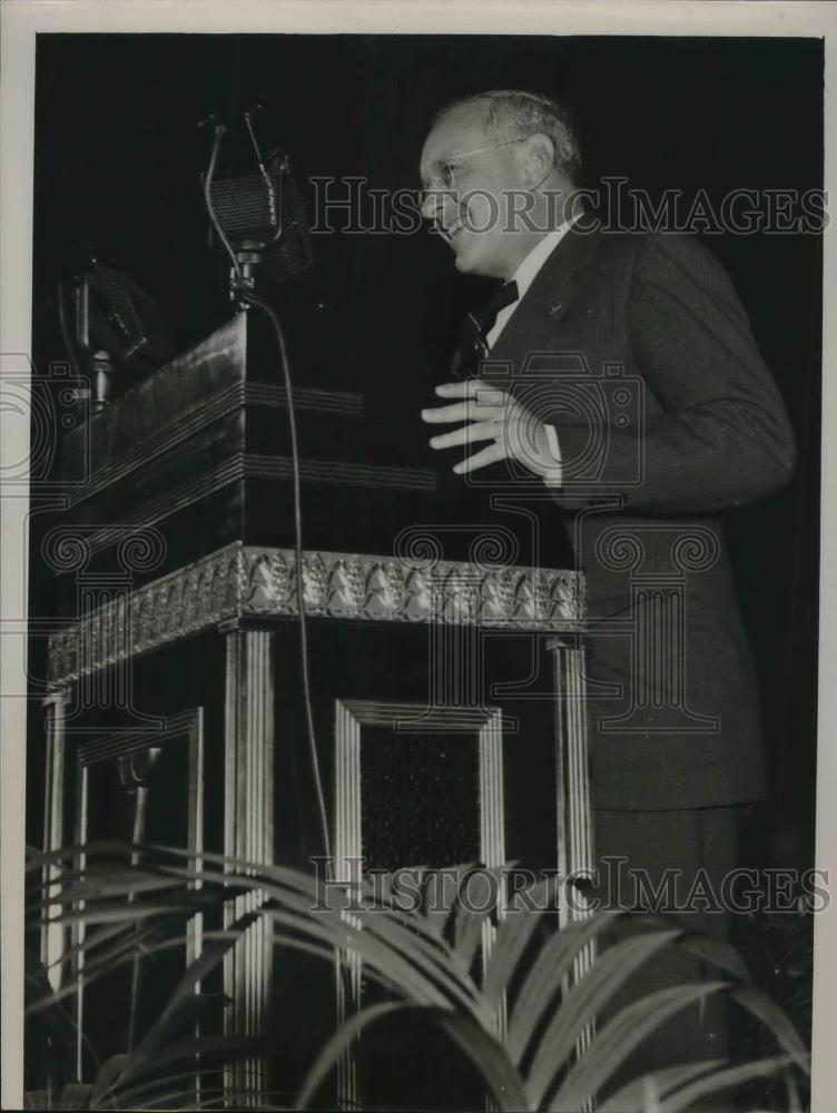 1936 Press Photo Gov. Alfred Landon at Municipal Auditorium, Milwaukee, WI - Historic Images