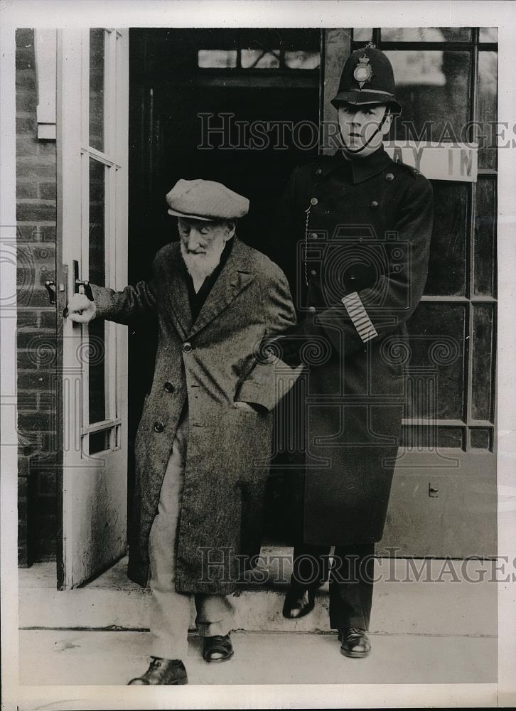 1935 Press Photo 103 yr old Frederick Jackson of Sidcup, England casts ballot - Historic Images