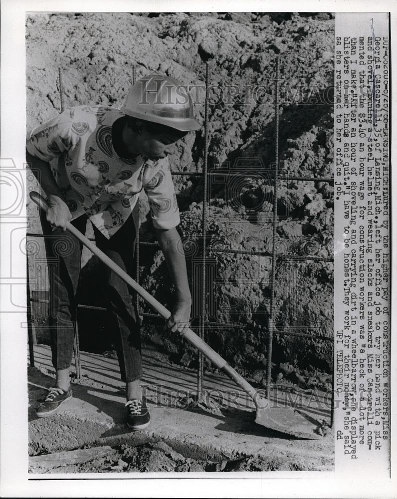 1968 Press Photo Ms. Georgia Cascarelli left office job for Construction Job. - Historic Images