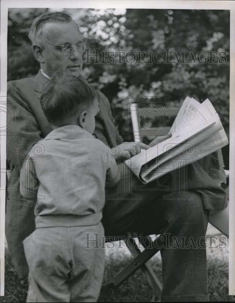 1936 Press Photo Gov. Alf M. Landon of Kansas with son John C Landon - Historic Images