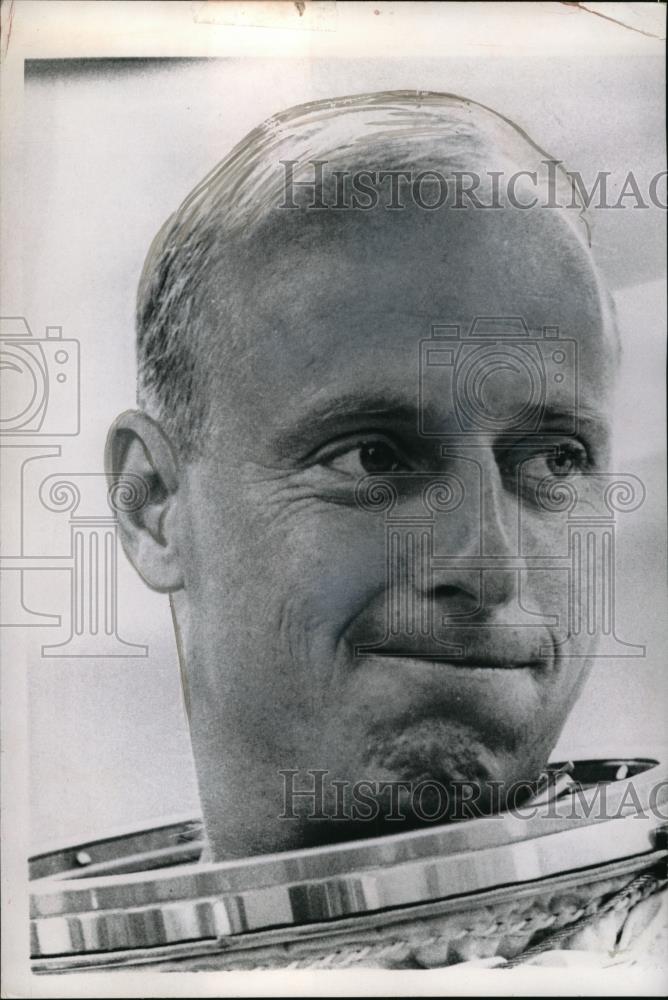 1966 Press Photo Astronaut Pete Conrad Suiting Up for Scheduled Launch - Historic Images