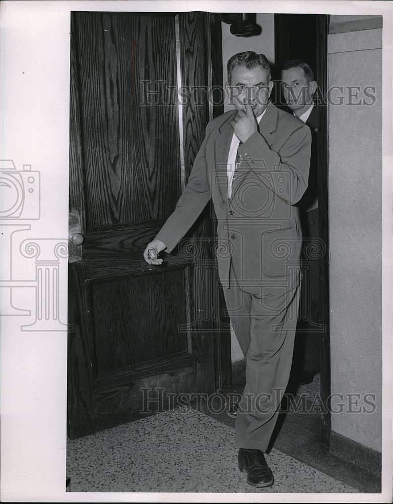 1954 Press Photo Mayor of Mayvillage - Historic Images