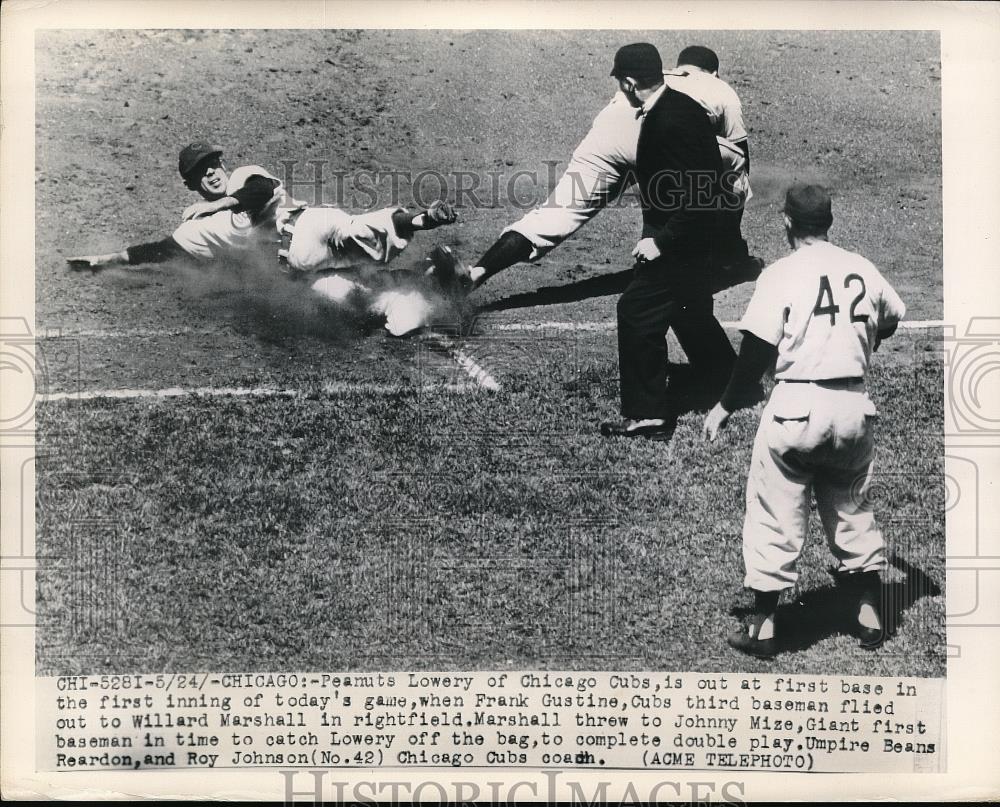 1949 Press Photo Cub Peanuts Lowery out at 1st vs Giants Johnny Mize, - Historic Images