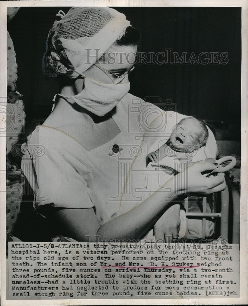 1950 Press Photo Premature baby of Mr. &amp; Mrs. D. K. Stukey at St. Josephs - Historic Images