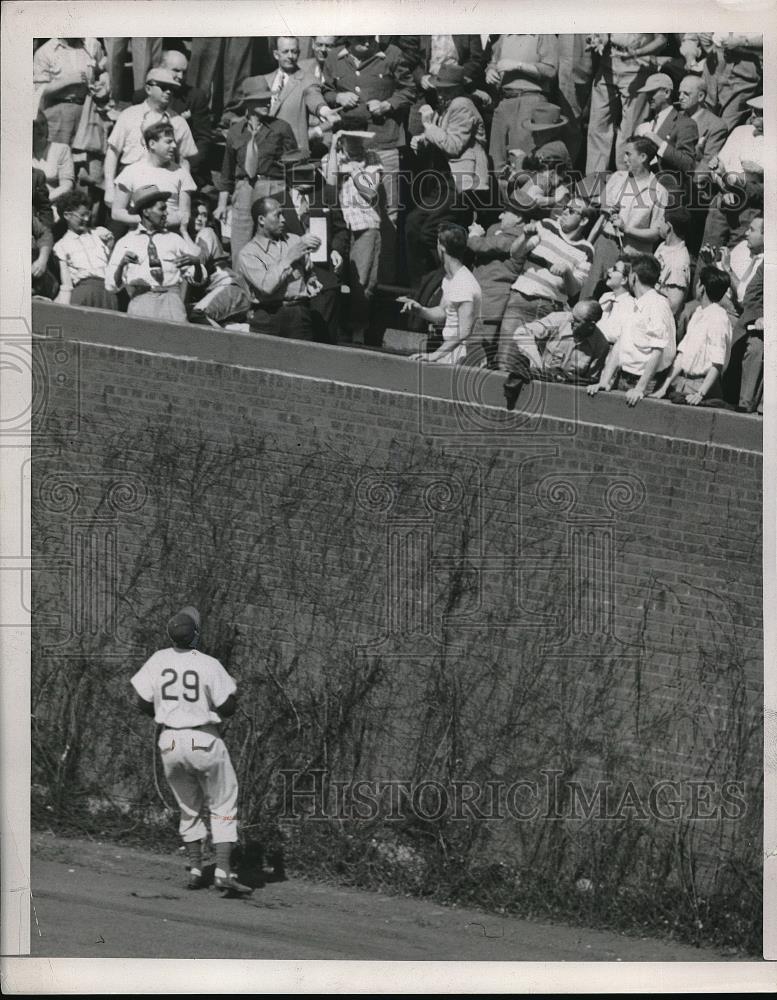 1953 Press Photo Unidentified player watches home run - Historic Images