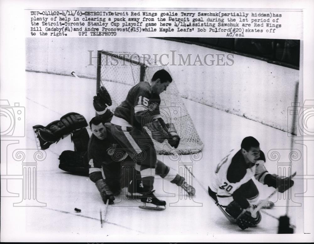 1963 Press Photo Red Wings Terry Sawchuk, Bill Gadsby, Andre Pronovost, Pulford - Historic Images