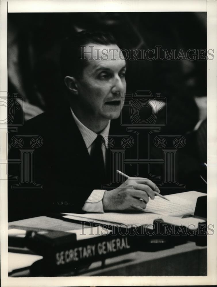 1956 Press Photo French Delegate Louis De Guiringaud spoke during UN Security - Historic Images