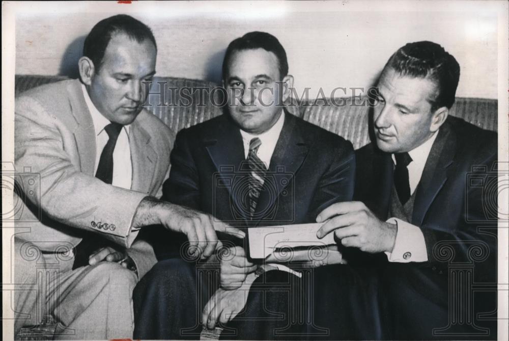 1953 Press Photo Allie Reynolds Ralph Kiner , J. Norman Lewis - Historic Images