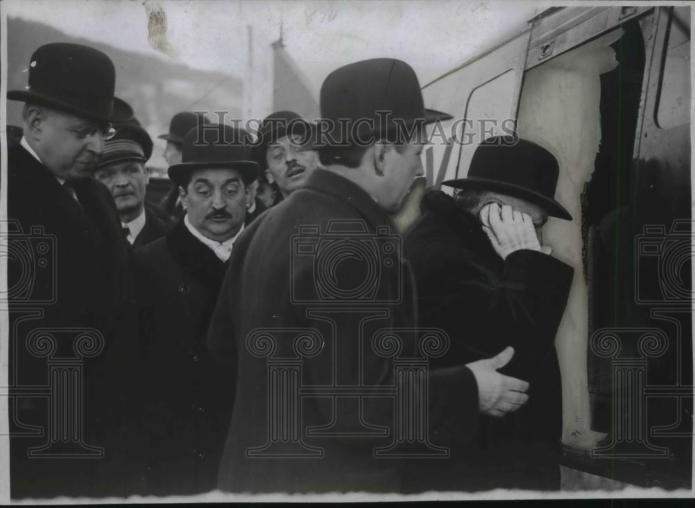 1930 Press Photo Pres. Gaston Coumergue & inventor Wm Loth with signal device - Historic Images