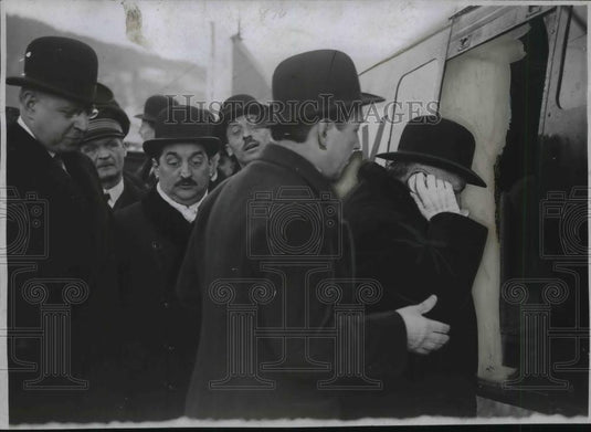 1930 Press Photo Pres. Gaston Coumergue & inventor Wm Loth with signal device - Historic Images