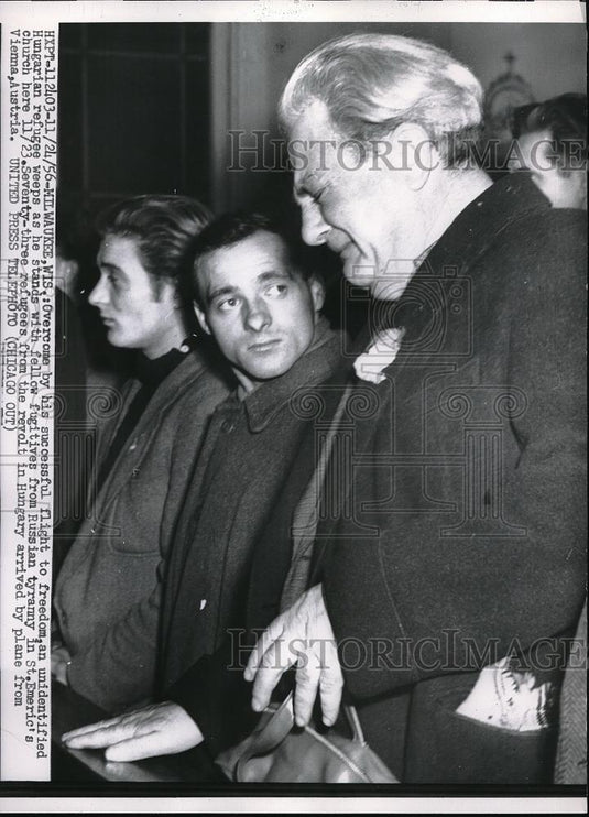 1956 Press Photo Hungarian Refugee Weeps in St. Emeric's Church - Historic Images