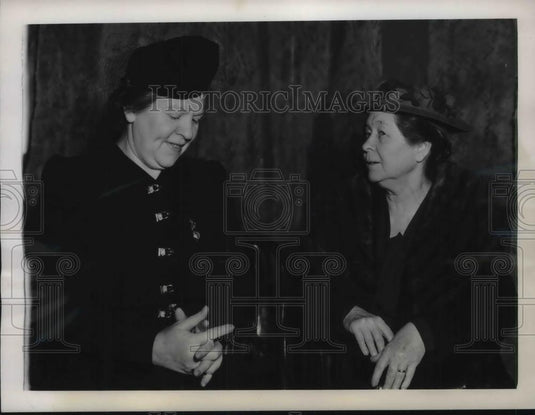 1940 Press Photo Atlantic City, N.J. Mrs P Murray & Mrs J Lewis. - Historic Images