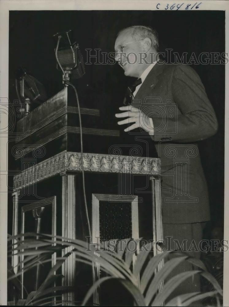 1936 Press Photo Gov. Alf Landon at Municipal Auditorium, Milwaukee, Wisconsin - Historic Images