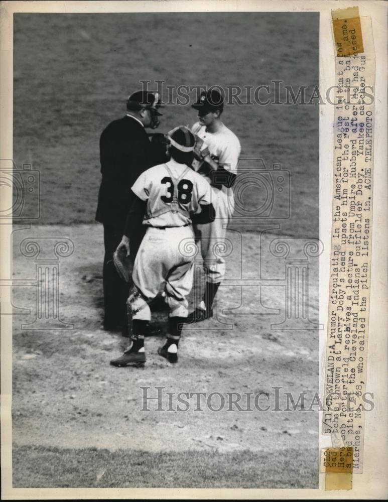 1949 Press Photo Umpire Hal Hubbard &amp; Yankee Pitcher Bob Porter Have Words - Historic Images