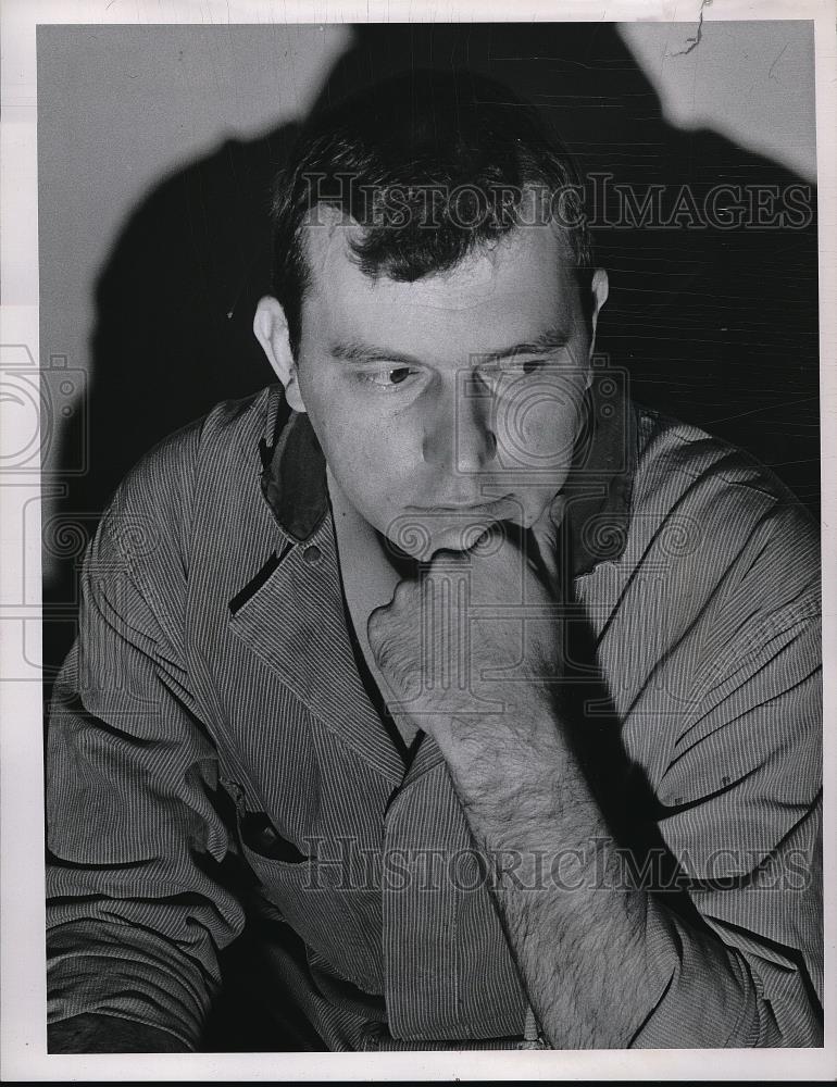 1966 Press Photo Joseph Amberick Jr. posing for photo - Historic Images