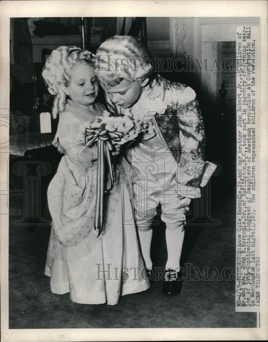 1949 Press Photo Anne Kernoble and Brother John represent Children of Revolution - Historic Images