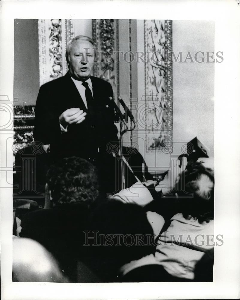 1973 Press Photo British Prime Minister Edward Heath at News Conference - Historic Images