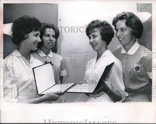 Press Photo Two Sets Of Twins Work At Fairview Park Hospital Jane & Jean Decker - Historic Images