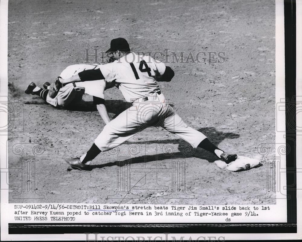 1956 Press Photo Yankees Bill Skowrun Stretches To Beat Tiger Jim Small - Historic Images