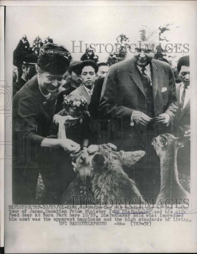 1961 Press Photo Canadian Prime Minister John Diefenbaker during his tour in - Historic Images