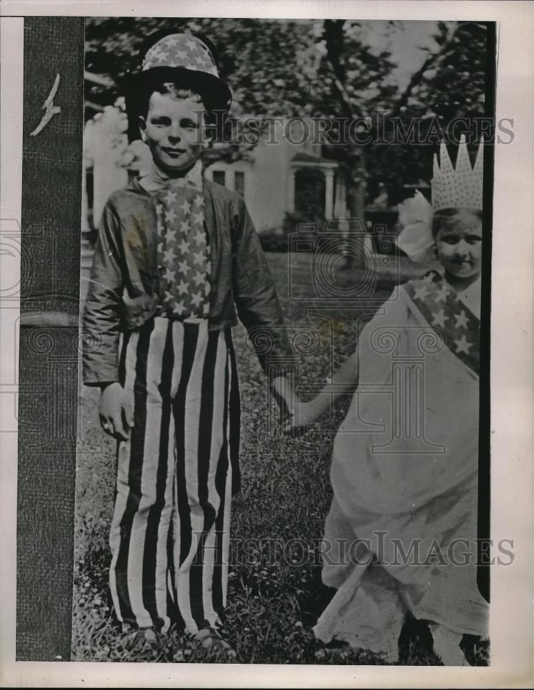 1939 Press Photo Thomas Dewey as Child and Dressed in Stars and Stripes - Historic Images